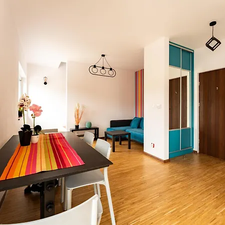 Appartamento Bernadowo Comfy By Bookinghost